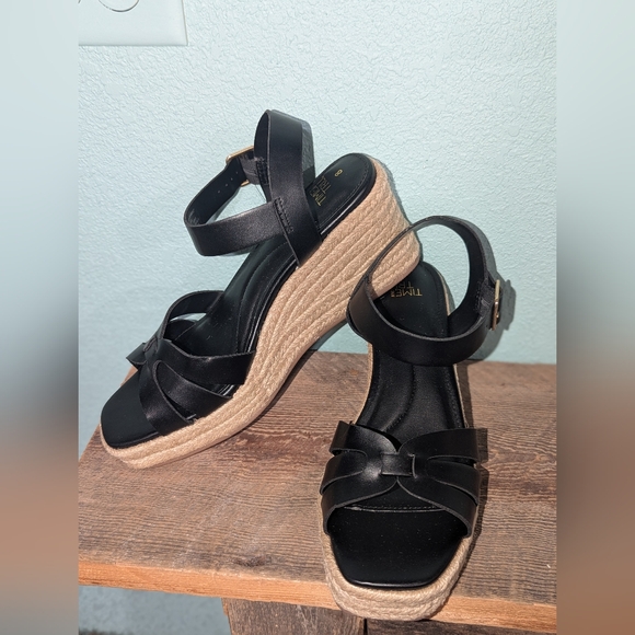 Time and Tru Shoes - Time‎ and Tru Black Wedge Sandals